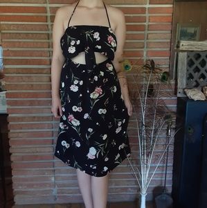 Trixxi Brand  The Tie Neck Walk Thru Floral Design